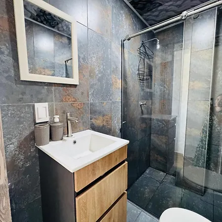 Apartamento El Mochilero Frente Al Mar Piso 2 Apto 3