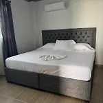 Apartamentos el mochilero frente al mar piso 2 apto 3